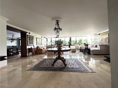 Apartamento de 2 alcobas en venta en El Poblado, Medellín, 212 m² · foto 2 de 20