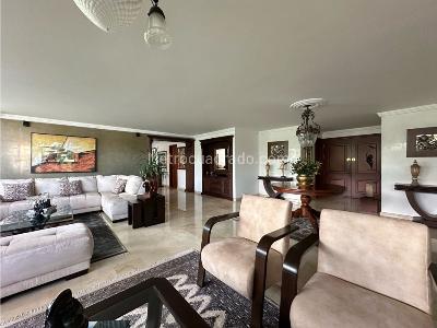 Apartamento de 2 alcobas en venta en El Poblado, Medellín, 212 m² · foto 4 de 20