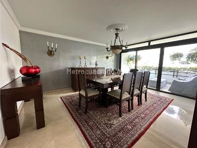 Apartamento de 2 alcobas en venta en El Poblado, Medellín, 212 m² · foto 5 de 20