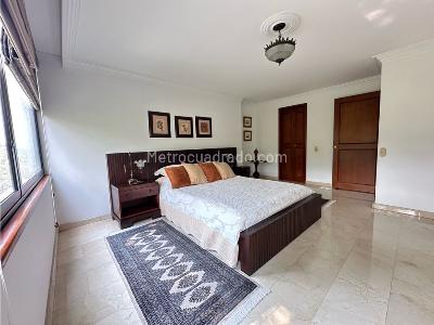 Apartamento de 2 alcobas en venta en El Poblado, Medellín, 212 m² · foto 7 de 20