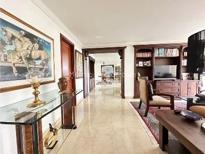Apartamento de 2 alcobas en venta en El Poblado, Medellín, 212 m² · foto 11 de 20