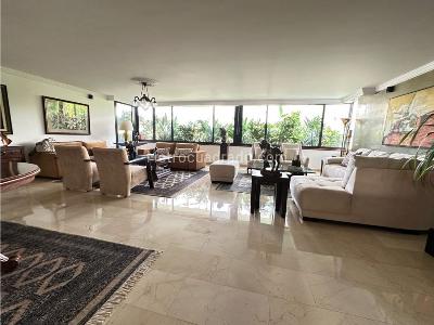 Apartamento de 2 alcobas en venta en El Poblado, Medellín, 212 m² · foto 13 de 20