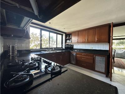 Apartamento de 2 alcobas en venta en El Poblado, Medellín, 212 m² · foto 18 de 20