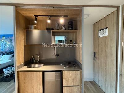 Apartaestudio en venta en El Poblado, Medellín, 28 m² · foto 5 de 20