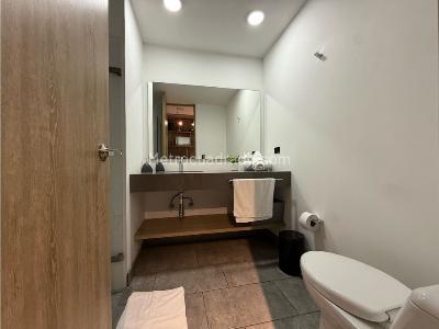 Apartaestudio en venta en El Poblado, Medellín, 28 m² · foto 10 de 20