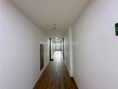 Apartaestudio en venta en El Poblado, Medellín, 28 m² · foto 13 de 20