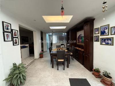 Casa de 4 alcobas en venta en Belen Los Alpes, Medellín, 416 m² · foto 2 de 17