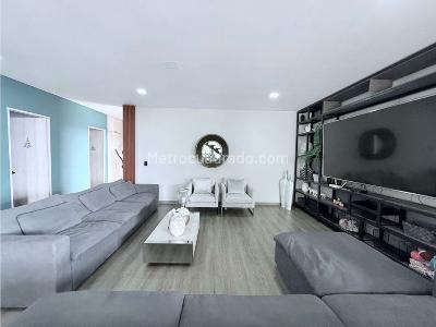 Casa de 5 alcobas en venta en Alto De Las Palmas, Envigado, 358 m² · foto 11 de 20