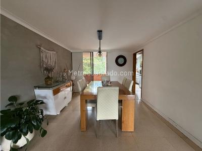 Apartamento de 3 alcobas en venta en El Poblado Castropol, Medellín, 196 m² · foto 10 de 20