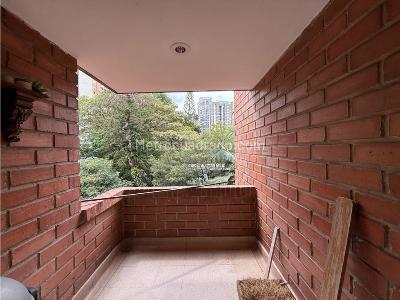 Apartamento de 3 alcobas en venta en El Poblado Castropol, Medellín, 196 m² · foto 13 de 20