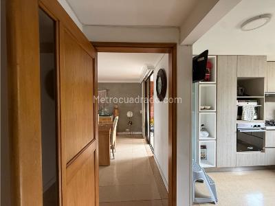 Apartamento de 3 alcobas en venta en El Poblado Castropol, Medellín, 196 m² · foto 15 de 20