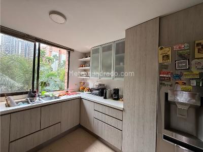 Apartamento de 3 alcobas en venta en El Poblado Castropol, Medellín, 196 m² · foto 19 de 20