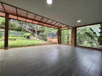 Casa de 3 alcobas en venta en Loma Benedictinos, Envigado, 274 m² · foto 4 de 20