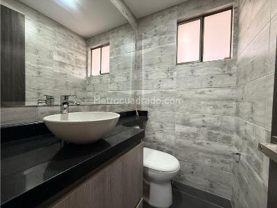 Casa de 3 alcobas en venta en Loma Benedictinos, Envigado, 274 m² · foto 15 de 20