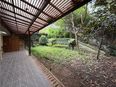 Casa de 3 alcobas en venta en Loma Benedictinos, Envigado, 274 m² · foto 16 de 20