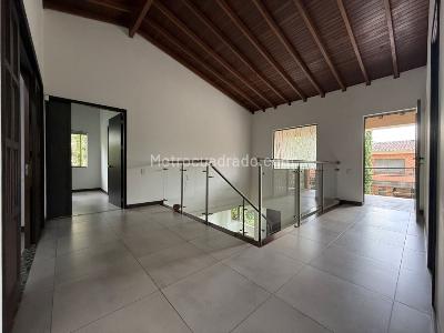 Casa de 3 alcobas en venta en Loma Benedictinos, Envigado, 274 m² · foto 20 de 20