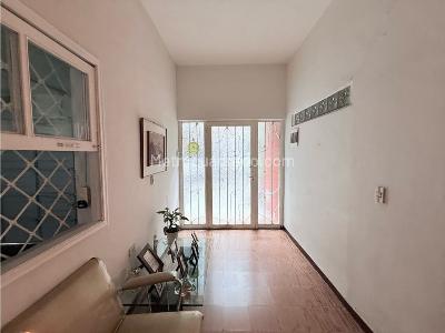 Casa de 5 alcobas en venta en Laureles, Medellín, 439 m² · foto 3 de 20