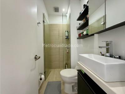 Apartamento de 3 alcobas en venta en Poblado San Lucas, Medellín, 162 m² · foto 9 de 19