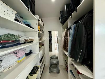 Apartamento de 3 alcobas en venta en Poblado San Lucas, Medellín, 162 m² · foto 15 de 19