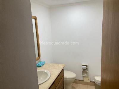 Apartamento de 4 alcobas en venta en Poblado La Tomatera, Medellín, 224 m² · foto 7 de 18