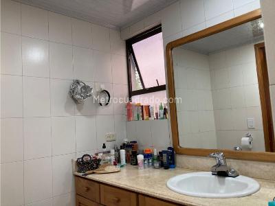 Apartamento de 4 alcobas en venta en Poblado La Tomatera, Medellín, 224 m² · foto 16 de 18