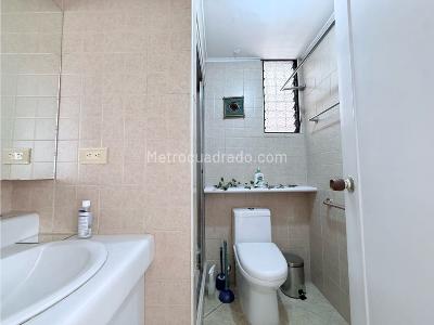 Apartamento en venta en Laureles, Medellín · foto 13 de 20