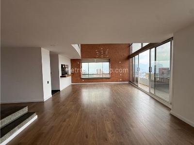 Apartamento de 3 alcobas en venta en Los Naranjos, Medellín, 169 m² · foto 3 de 20