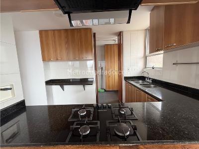 Apartamento de 3 alcobas en venta en Los Naranjos, Medellín, 169 m² · foto 6 de 20