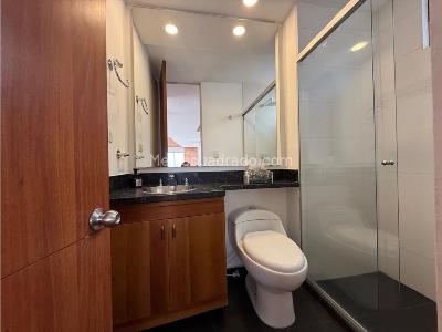 Apartamento de 3 alcobas en venta en Los Naranjos, Medellín, 169 m² · foto 10 de 20