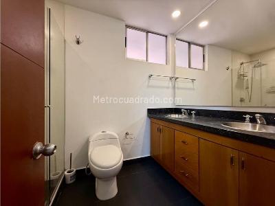 Apartamento de 3 alcobas en venta en Los Naranjos, Medellín, 169 m² · foto 18 de 20