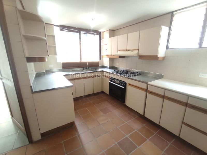 3BR Apartment for Rent in Vizcaya (Poblado)