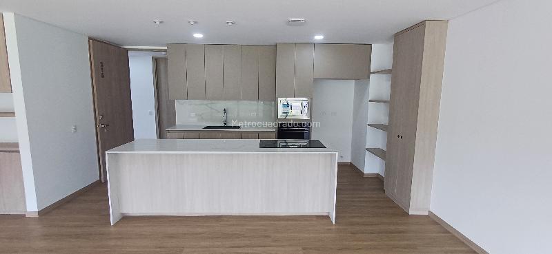 Modern 2BR Apartment in Sajonia with Amenities - 2