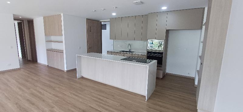 Modern 2BR Apartment in Sajonia with Amenities - 5