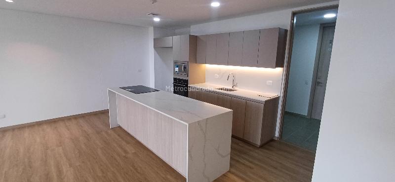 Apartamento moderno de 1 alcoba con 2 baños en Sajonia - 2
