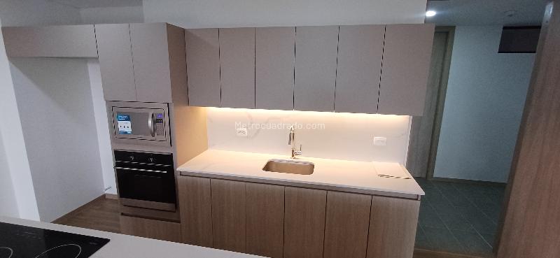 Apartamento moderno de 1 alcoba con 2 baños en Sajonia - 4