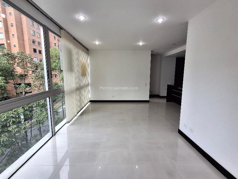 Apartamento Cómodo de 2 Alcobas cerca a San Fernando Plaza - 4