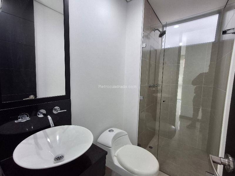 Apartamento Cómodo de 2 Alcobas cerca a San Fernando Plaza - 8