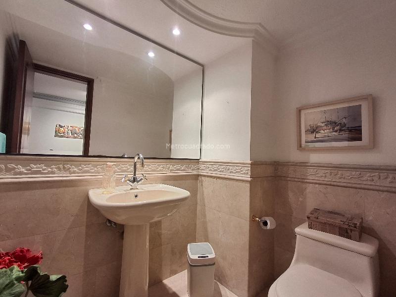 Luxury 4BR Apartment in Loma De Los Balsos