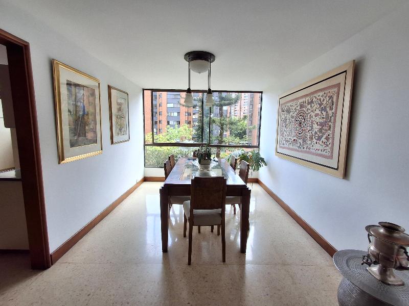 Spacious 4BR Apartment in Los Balsos - 2