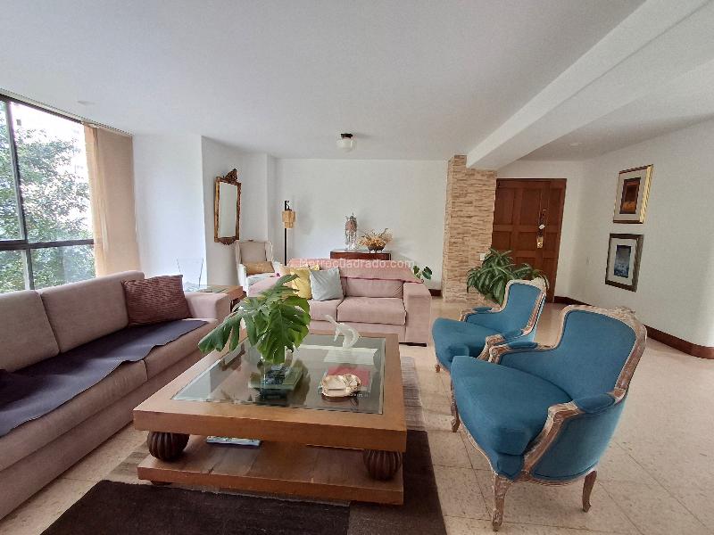 Spacious 4BR Apartment in Los Balsos - 3