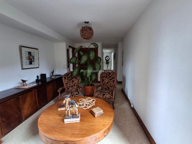 Spacious 4BR Apartment in Los Balsos - 6