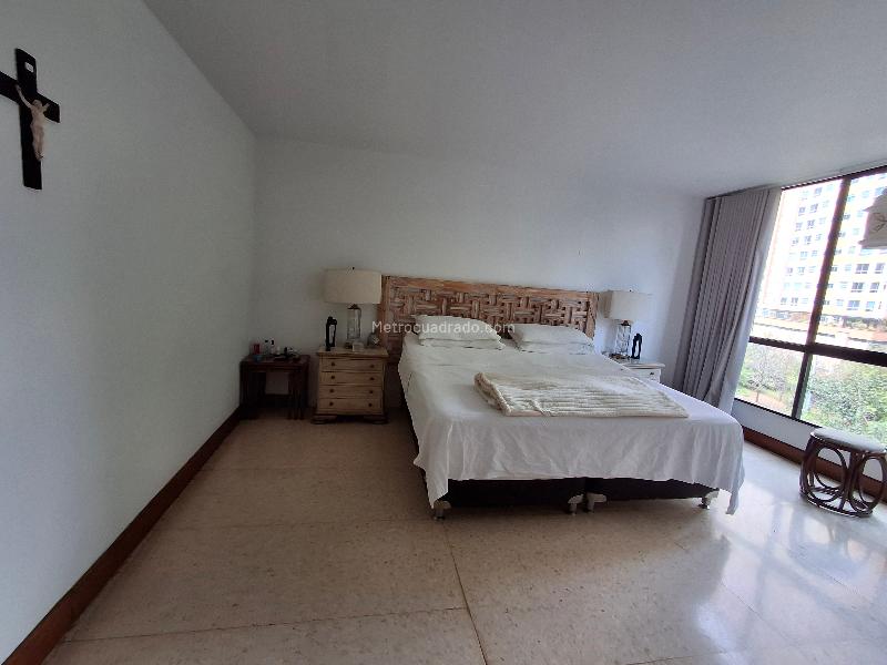 Spacious 4BR Apartment in Los Balsos - 7
