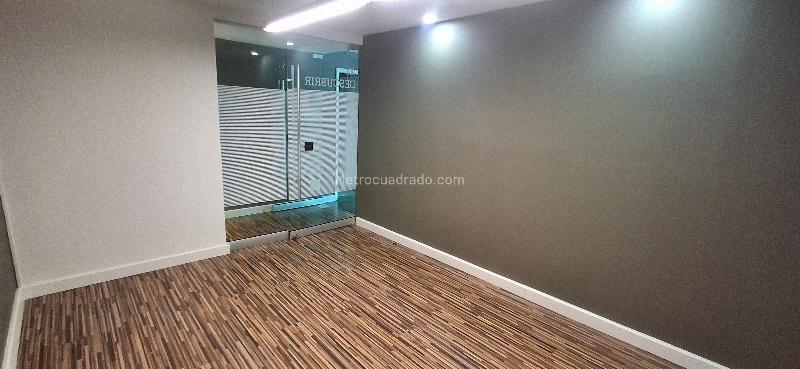 Oficina Amplia de 1 Alcoba en Aguacatala - 3