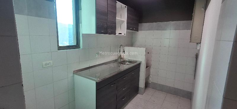 Oficina Amplia de 1 Alcoba en Aguacatala - 5