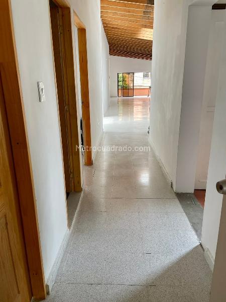 Commercial House with 5BR in Nutibara - 9