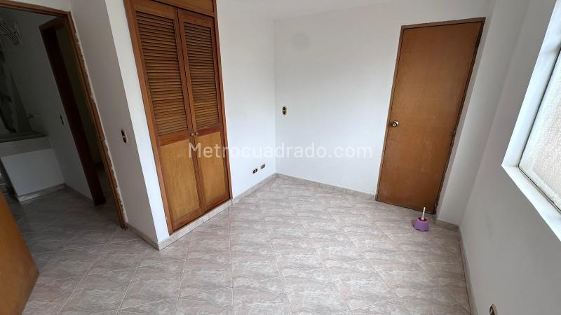Spacious 5BR Apartment in Estadio