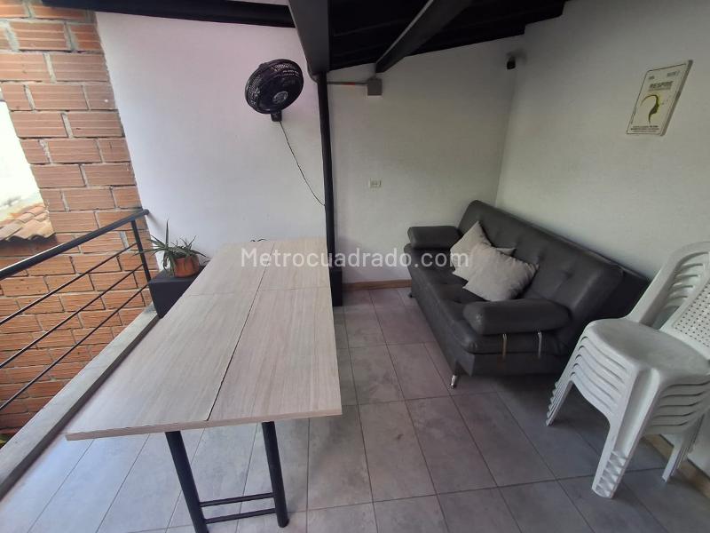 Casa Comercial en Alquiler en Estadio - 6