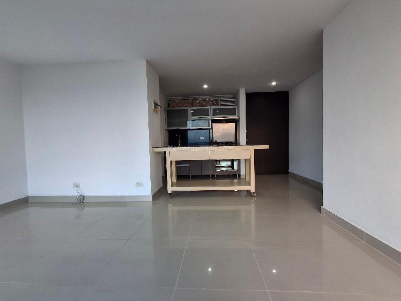 3BR Apartment in Las Lomitas (73 m²)