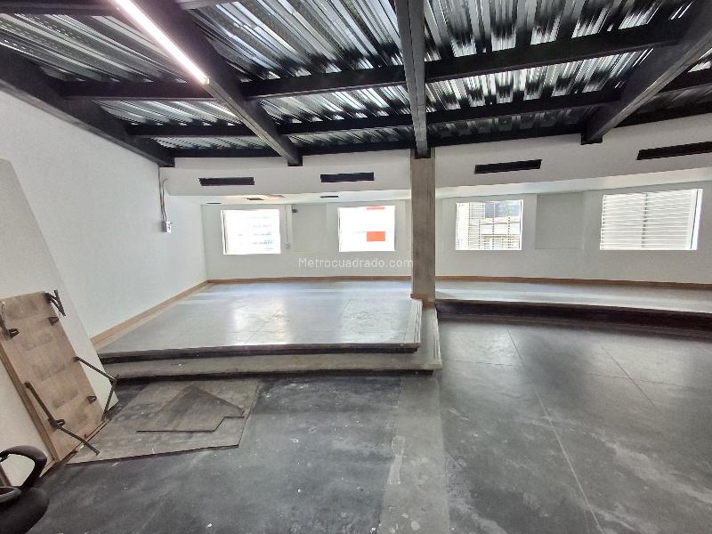 Local Comercial en Arriendo, Milla De Oro, Medellín - Vista 3
