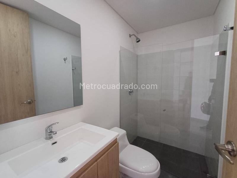 Estudio Sencillo de 1 Alcoba en Arriendo en Laureles - 8